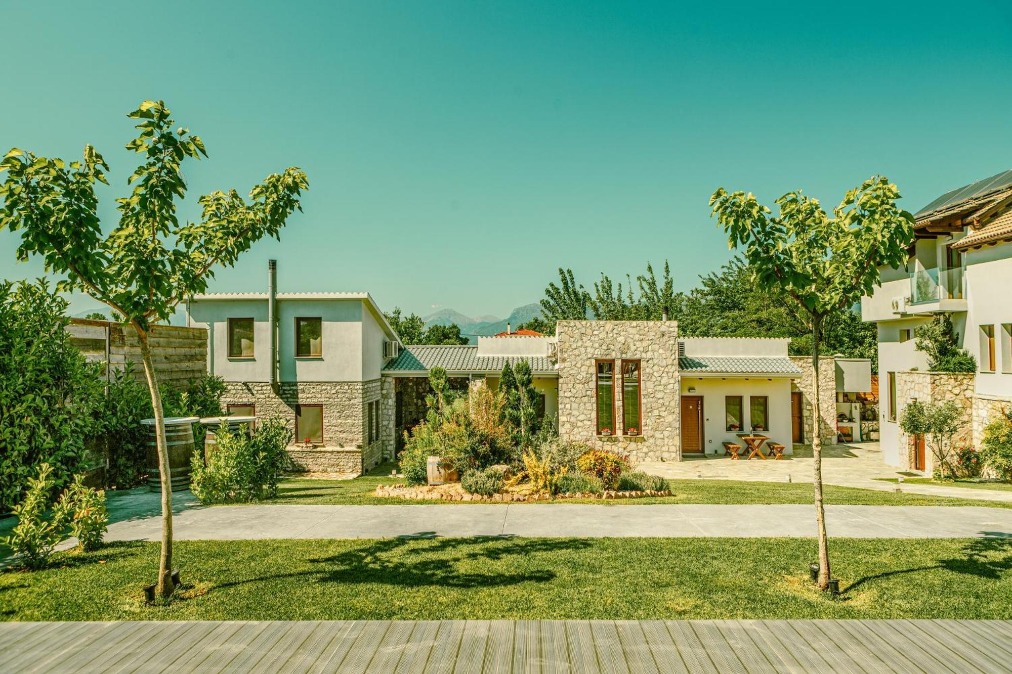 Vintage Suites Trikala Eksteriør bilde